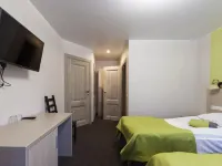 Priorat Mini-Hotel ガチナのホテル