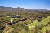 Recently Renovated Luxury Condo with Resort-Style Beach Club Access and Ocean Views