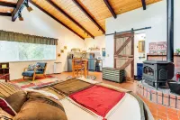 'hidden Valley Retreat' - Outdoorsy West Point Gem - balcony