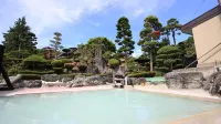 Hanamiya Ryokan - con terme