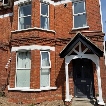 2 Bed Folkestone Flat, Town, Rail, Channel Tunnel