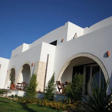 Apartment 3 with Pool and Sea View