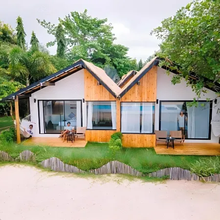 Nitiporn Resort Kohphayam & Seaagain Bar and Restaurants