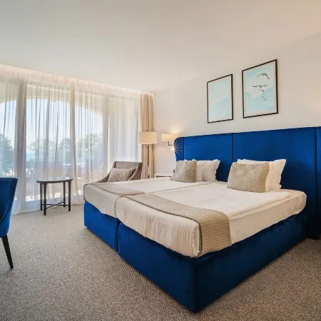 Astor Garden Hotel