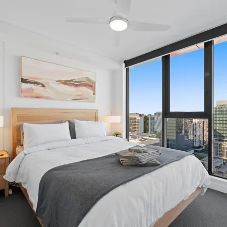 Immaculate Top Floor Views! 2Bed/2Bath/1Car/Pool