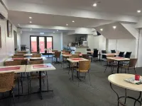 Mackay Rose Motel - breakfast