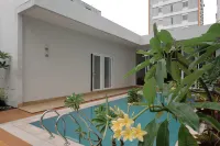 Kenari Tower Pantai Losari Makassar - parcheggio