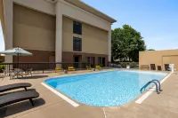 Hampton Inn Springfield-South - Pools