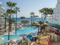 Iberostar Waves Alcudia Park - ビーチサイド