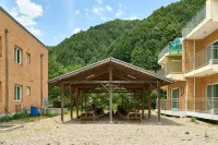 Inje Garisan Pilye Pension - parking