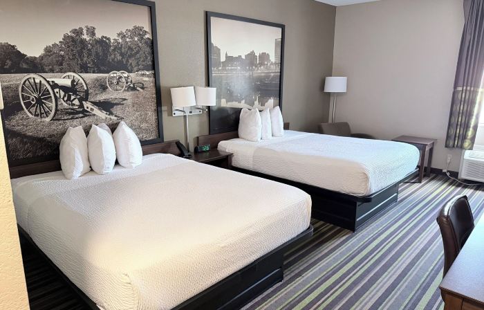 Harmony Hotel, Hernando