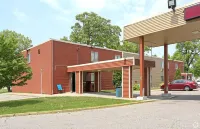 Ember Inn Suites Waite Park - St Cloud - 2 estrellas