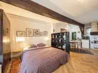 Separate master suite, 18th century residence - Apartments
