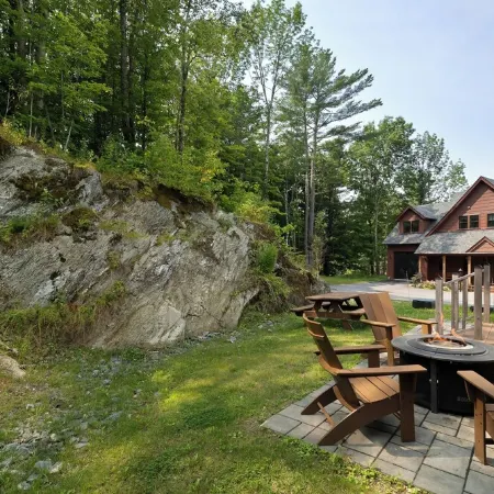 New Luxury 5Br Stowe Townhome, Sleeps 12 + Arcade Room, Foliage & Bike Trails