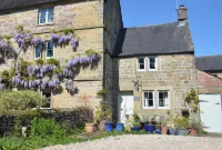 Green Farm Cottage - parking