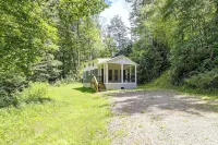 Walk to Creek! Serene Getaway in Mountain City - 3-Star