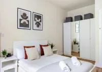2BR by Edinburgh Castle & Meadows Stay - Condos
