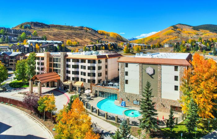 The Grand Lodge Hotel and Suites