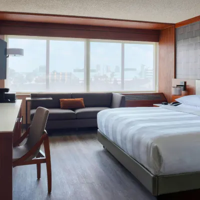 Detroit Marriott Southfield Hotels near Glassman Kia