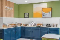 Spark by Hilton Minot - breakfast