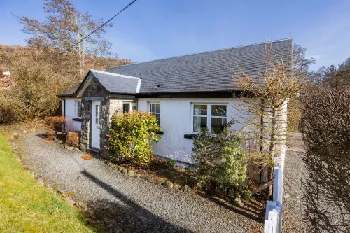 Ghillie's Cottage on the River Lochay - 3 Sao