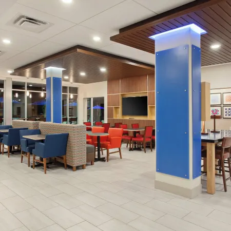 Holiday Inn Express & Suites MOSES LAKE by IHG