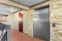Red Roof PLUS+ Chicago - Hoffman Estates - Pet Friendly