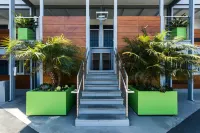 Menlo Park Inn - parcheggio