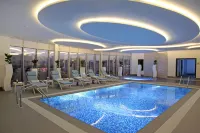 Marriott Executive Apartments Madinah - Pools