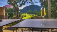 Huch House Hotel and apartments - 2-Star