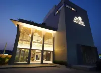 The Amore Surat - Uima-altaat