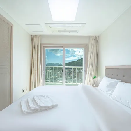 Geoje Island Jangpyeong Residence Hotel