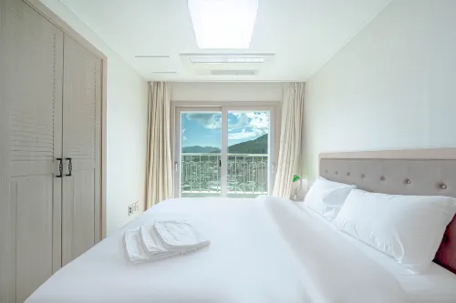 Geoje Island Jangpyeong Residence Hotel - 2-Star