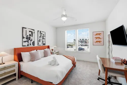 Stylish 1BR near Universal Studios - Condos