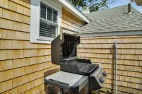 3 Mi to Craigville Beach! Walkable Couples Haven - 4-Star