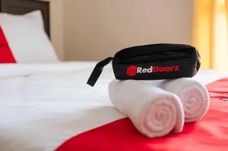RedDoorz Near Taman Wisata Kopeng Отели в г. Getasan