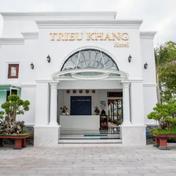 Trieu Khang Hotel Hotels near Bãi biển Mỹ Ca