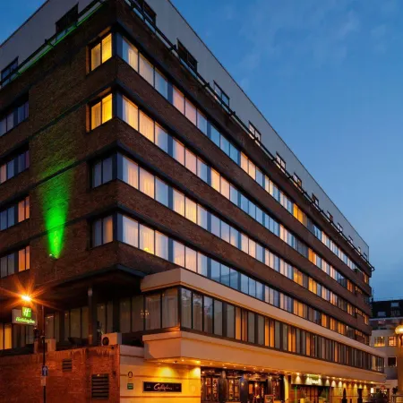 Holiday Inn LONDON - BLOOMSBURY by IHG Отели рядом с достопримечательностью «Больница Грэйт Ормонд стрит»