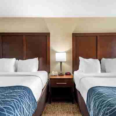 Comfort Inn & Suites Pueblo Rooms
