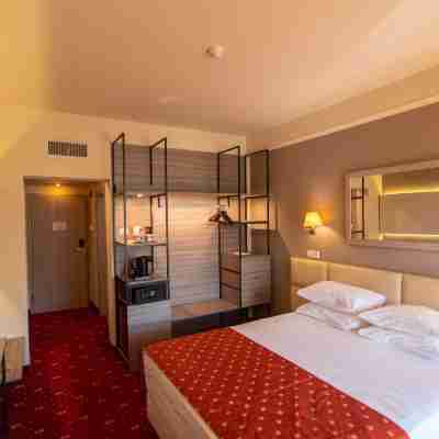 Best Western Plus Lido Hotel Rooms