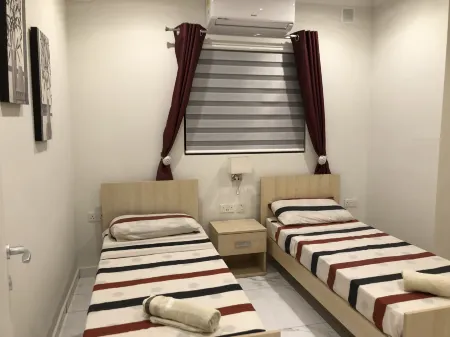 Sea View 2 Bedroom Penthouse Close to Beach Hpi6767 Отели в г. Marsaskala