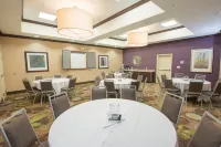 Holiday Inn Bismarck Các khách sạn ở Bismarck