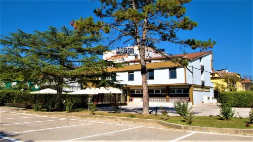 Hotel Santa Lucia - parking