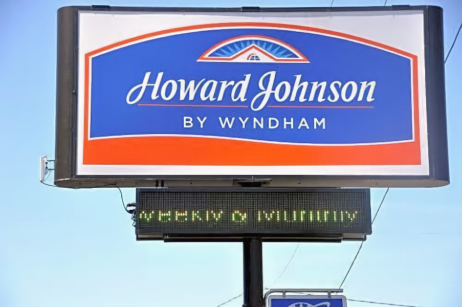 Howard Johnson by Wyndham Roseburg