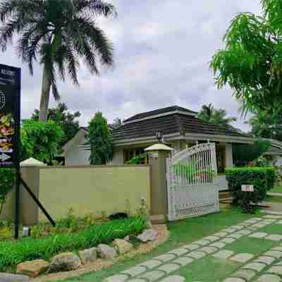 Le Relax Beach Resort Hotel Exterior