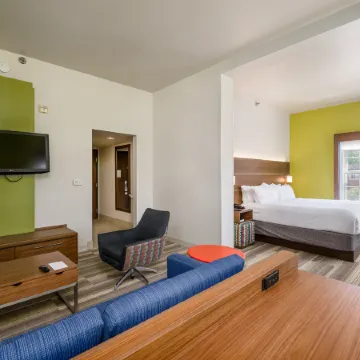 Holiday Inn Express & Suites PHOENIX AIRPORT by IHG