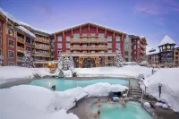 The Village Lodge - Pools