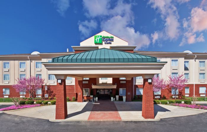 Holiday Inn Express & Suites MANCHESTER-CONF CTR(TULLAHOMA) by IHG