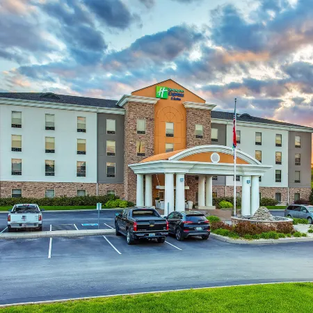 Holiday Inn Express & Suites MORRISTOWN by IHG