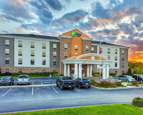 Holiday Inn Express & Suites MORRISTOWN by IHG Hotels in Hamblen County